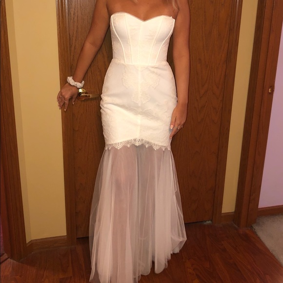 BCBGMaxAzria | Dresses | Bcbg Max Azria 